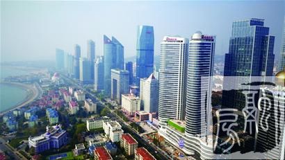 航拍五四广场多个地标建筑 中铁中心成青岛