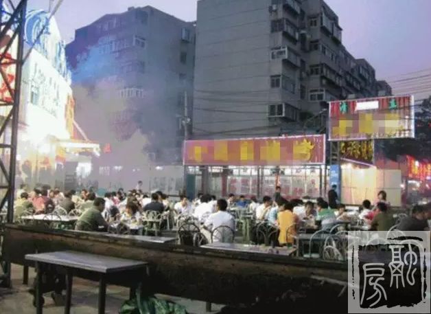 济南违建遭拆除 产权商铺守卫财富