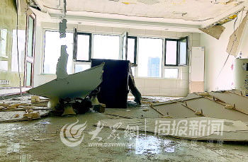 百步亭中国MALL吊顶变“掉顶”，房屋质量问题引发业主担心