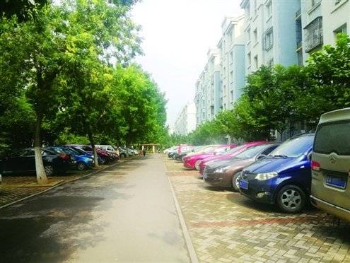 济南盛福花园多年没物业，突然蹦出一个还要收费?